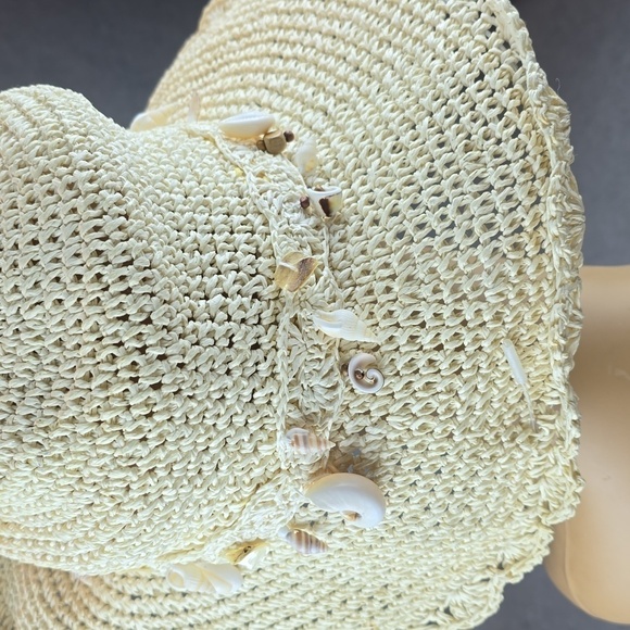 Cappelli 💯 paper hat women's size is about 57 cm Seashell decoration. - Picture 3 of 6